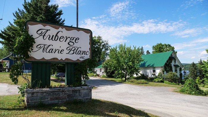AUBERGE MARIE BLANC / #CanadaDo / Best Places to Stay in Caraquet