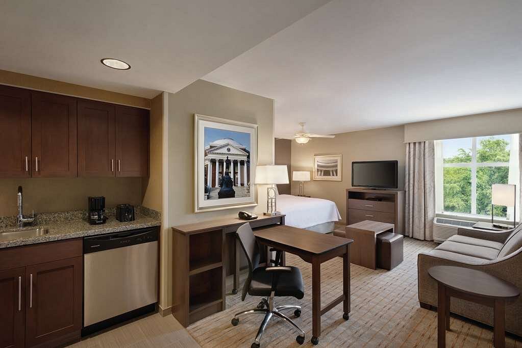 Homewood Suites by Hilton Charlottesville, VA, hotel in Charlottesville