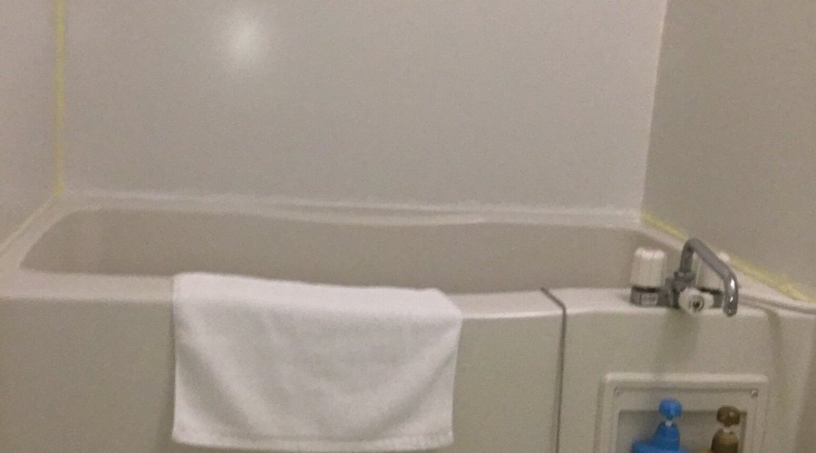 ビジネスホテル伊佐 出張で宿泊 とても綺麗で部屋の暖房が効いてるのが良い トイレ、風呂は別れており広い。 快適です。