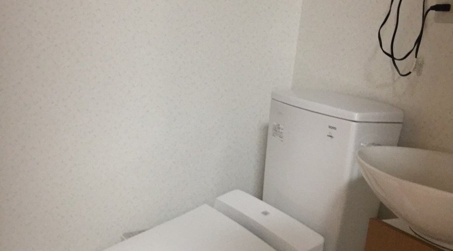 ビジネスホテル伊佐 出張で宿泊 とても綺麗で部屋の暖房が効いてるのが良い トイレ、風呂は別れており広い。 快適です。