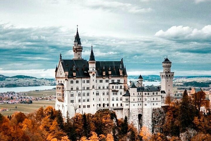 Private Neuschwanstein Castles and Hohenschwangau from Munich 2024