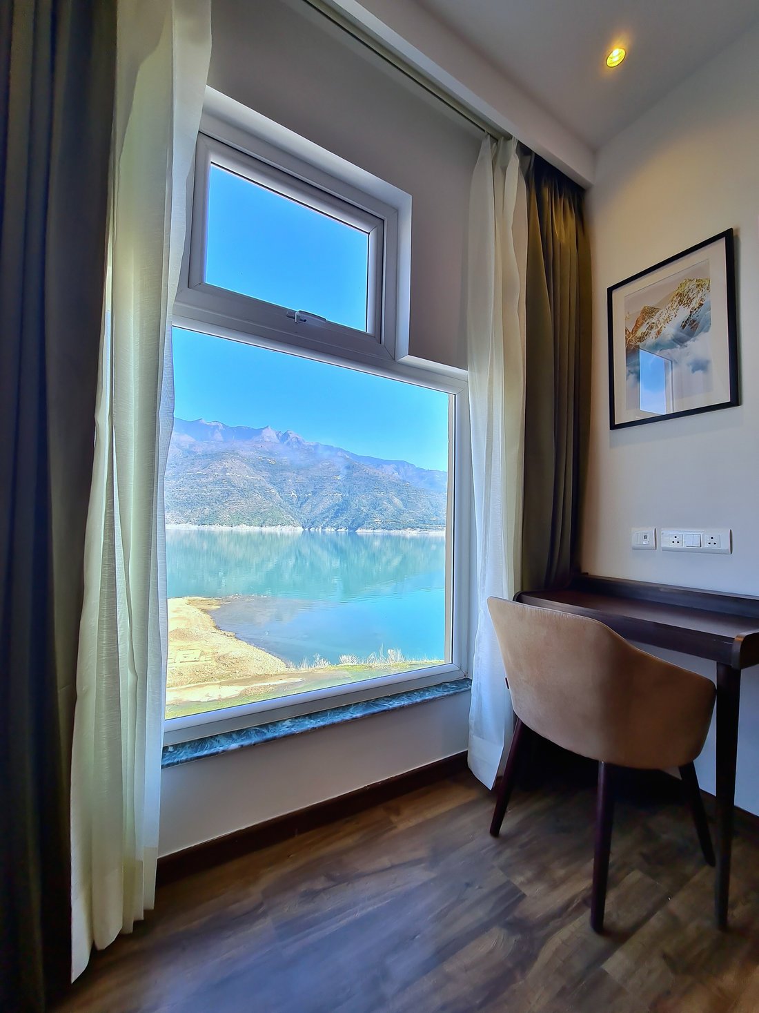 hotel-le-roi-lake-view-koti-india-new-tehri-uttarakhand-specialty