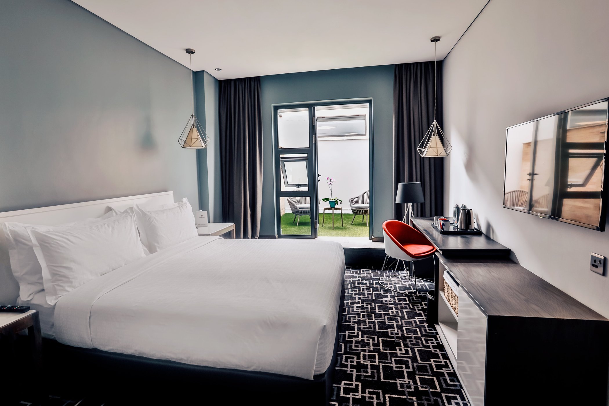 Trademark Hotel by null