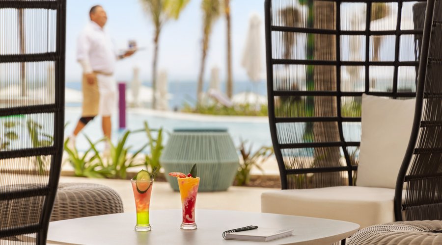 Pool Bar