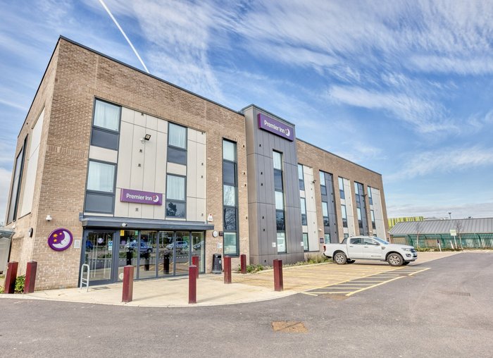 PREMIER INN HARLOW EAST (CHURCH LANGLEY) HOTEL - Updated 2024 Reviews ...