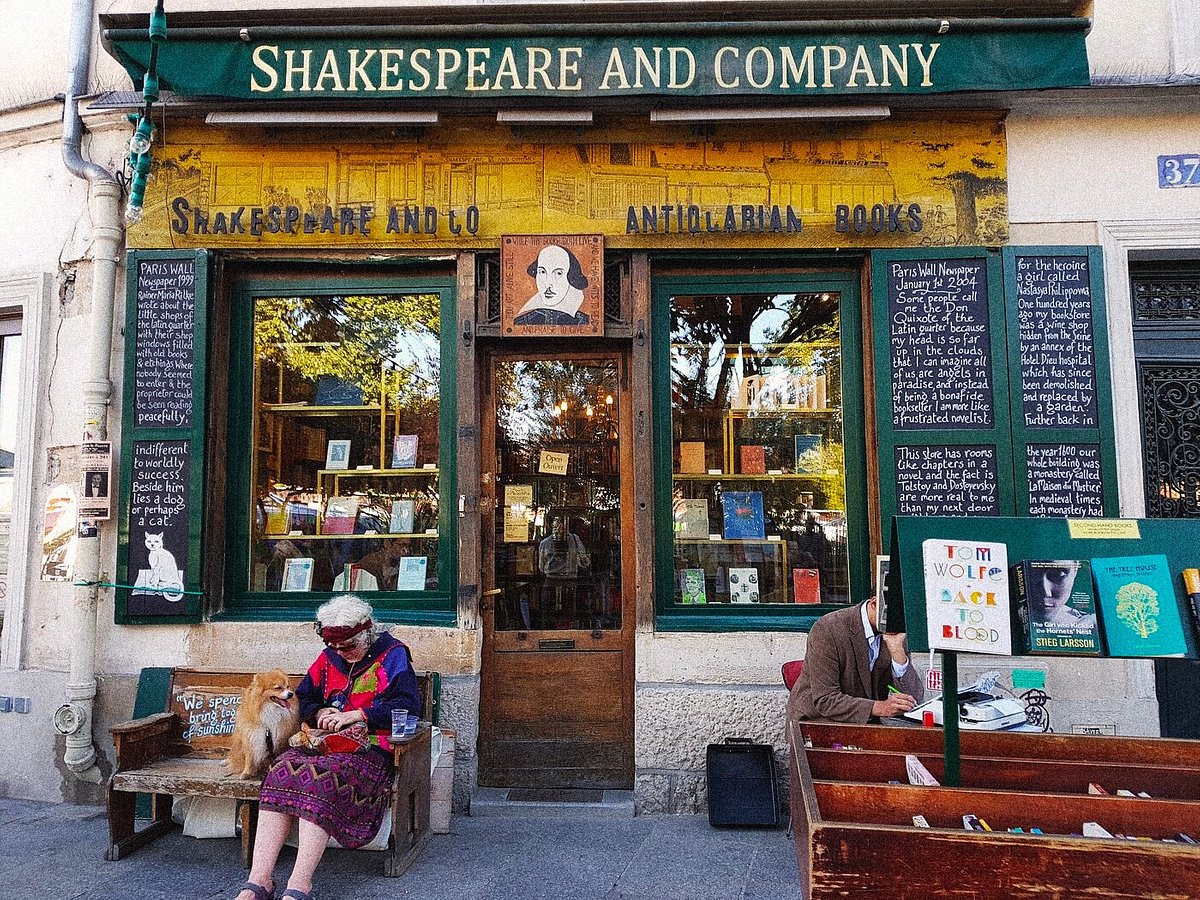One of my Favorite Spots in Paris: the Shakespeare and Company Bookstore –  Living Frenchly