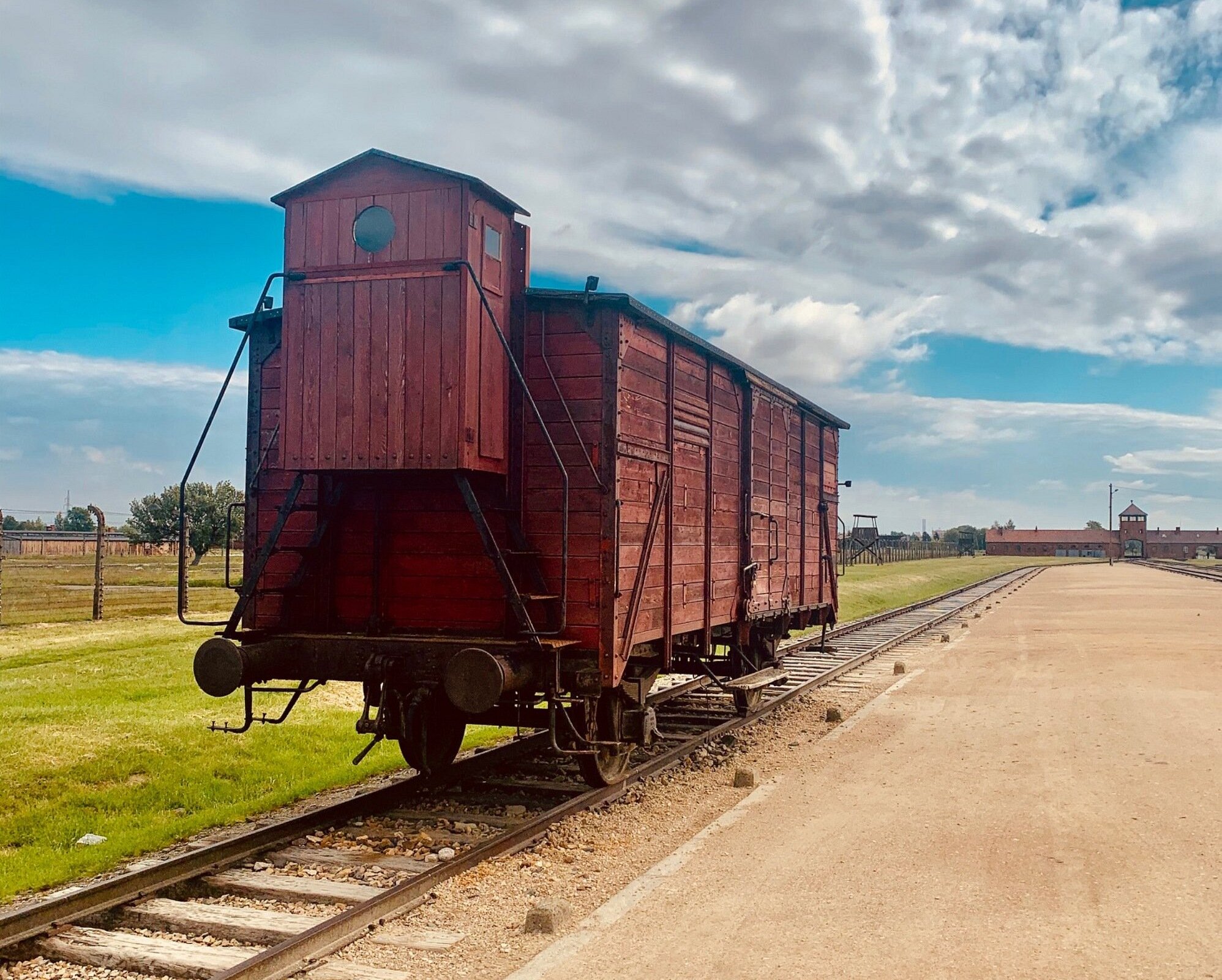 auschwitz tour krakow discovery