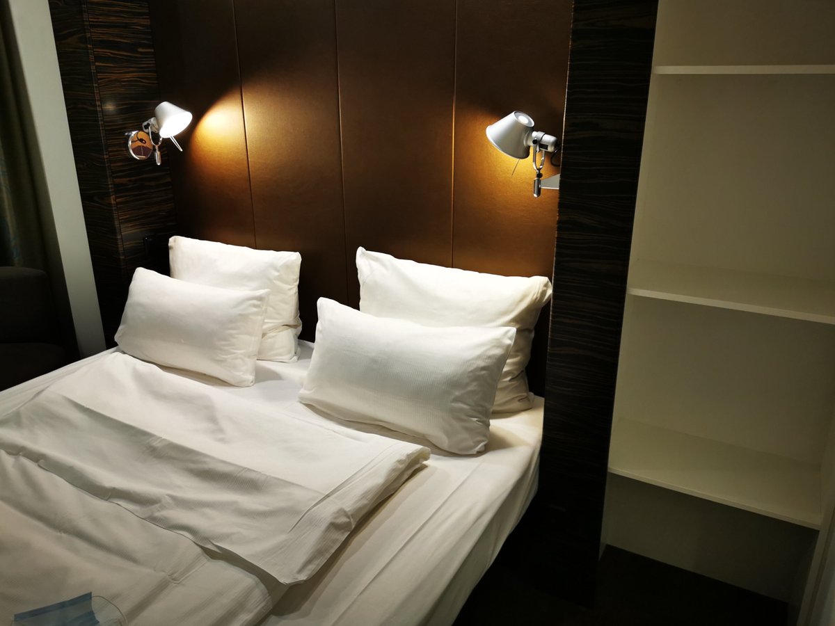 모텔 원 뒤셀도르프-하우프트반호프 (Motel One Dusseldorf-Hauptbahnhof) - 호텔 리뷰 & 가격 비교