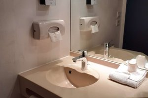 Room & Suite