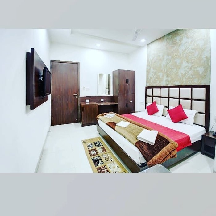 HOTEL POPULAR - Prices & Reviews (Amritsar, India)