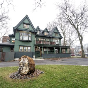 Stone Soup Inn - Built 1901 