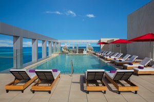 Piscina y playa