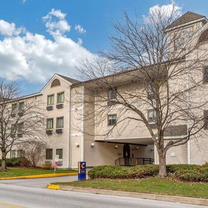 Comfort Inn Trolley Square in Rutland, image may contain: Neighborhood, City, Suburb, Urban