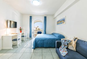 Room & Suite