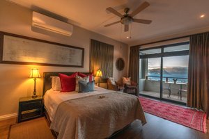 Room & Suite