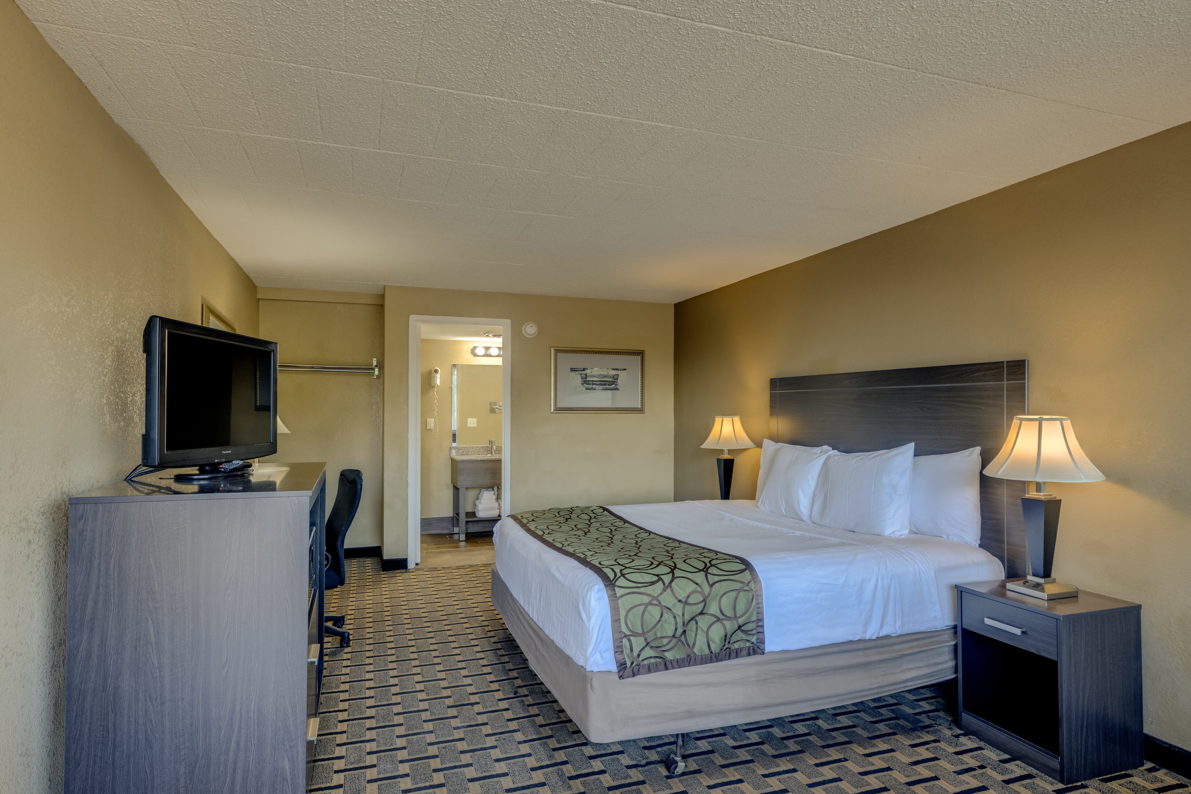 RIVERTOWN INN & SUITES DOWNTOWN DETROIT $66 ($̶1̶1̶0̶) - Prices & Motel ...