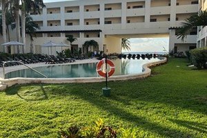 Piscina y playa