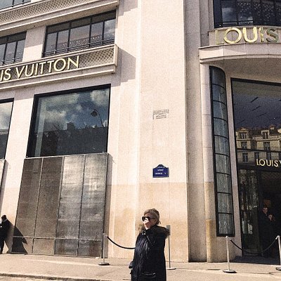 Louis Vuitton in 8th arrondissement of Paris, France