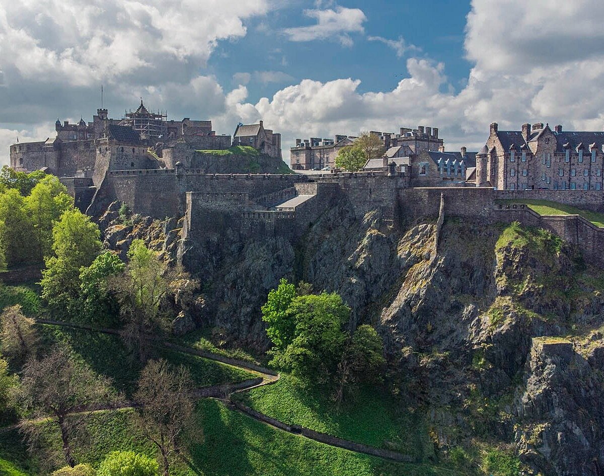 Castle walk. Модели замка в Эдинбурге.