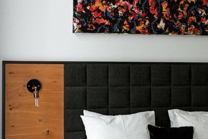 Room & Suite