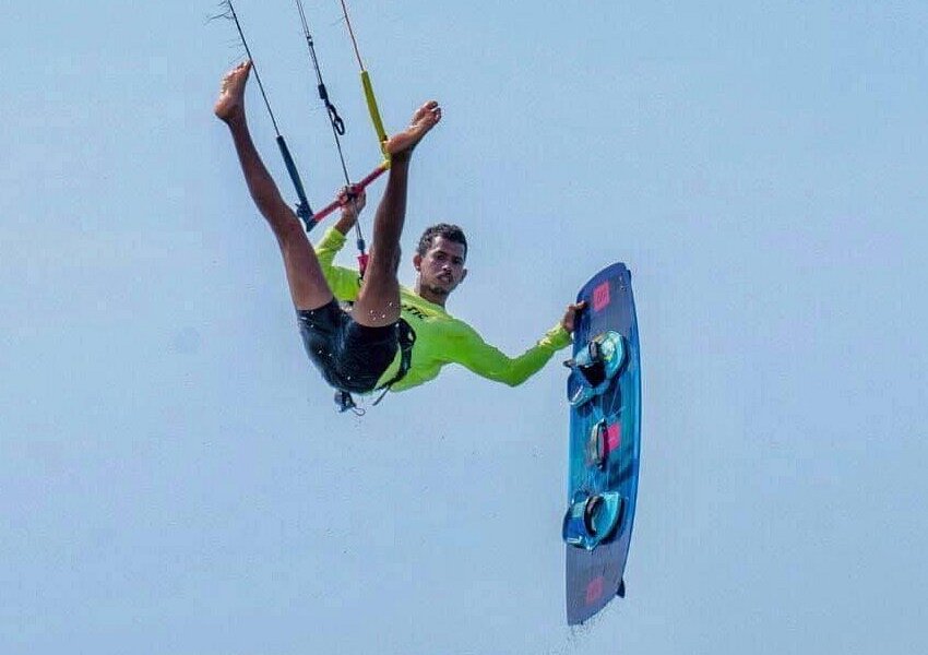Kitesurfing with Renzo David image