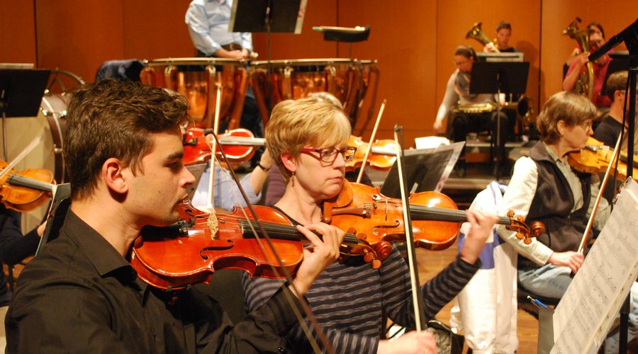 FCS violin players