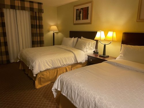 HOLIDAY INN EXPRESS & SUITES CHEHALIS-CENTRALIA, AN IHG HOTEL $162 ...