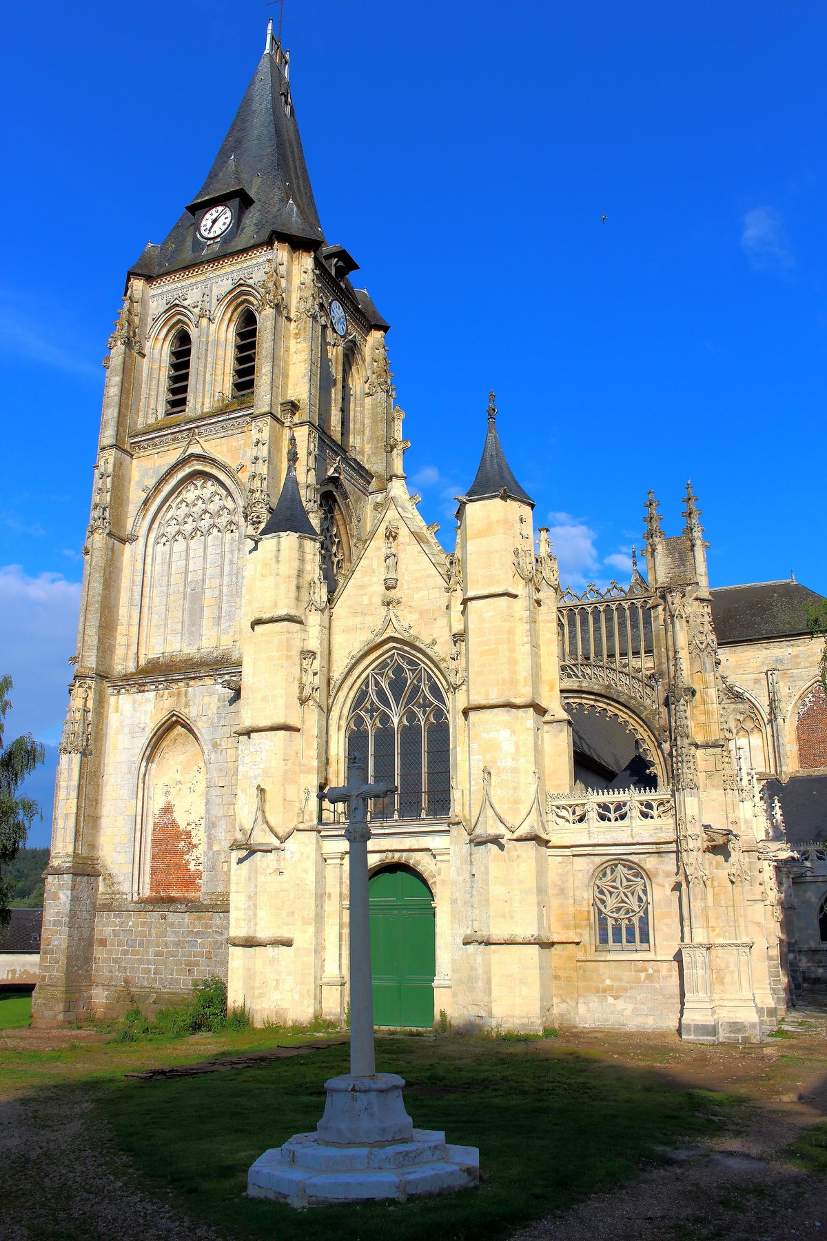 Basilique Notre Dame De L'Assomption: A Journey You Won't Forget