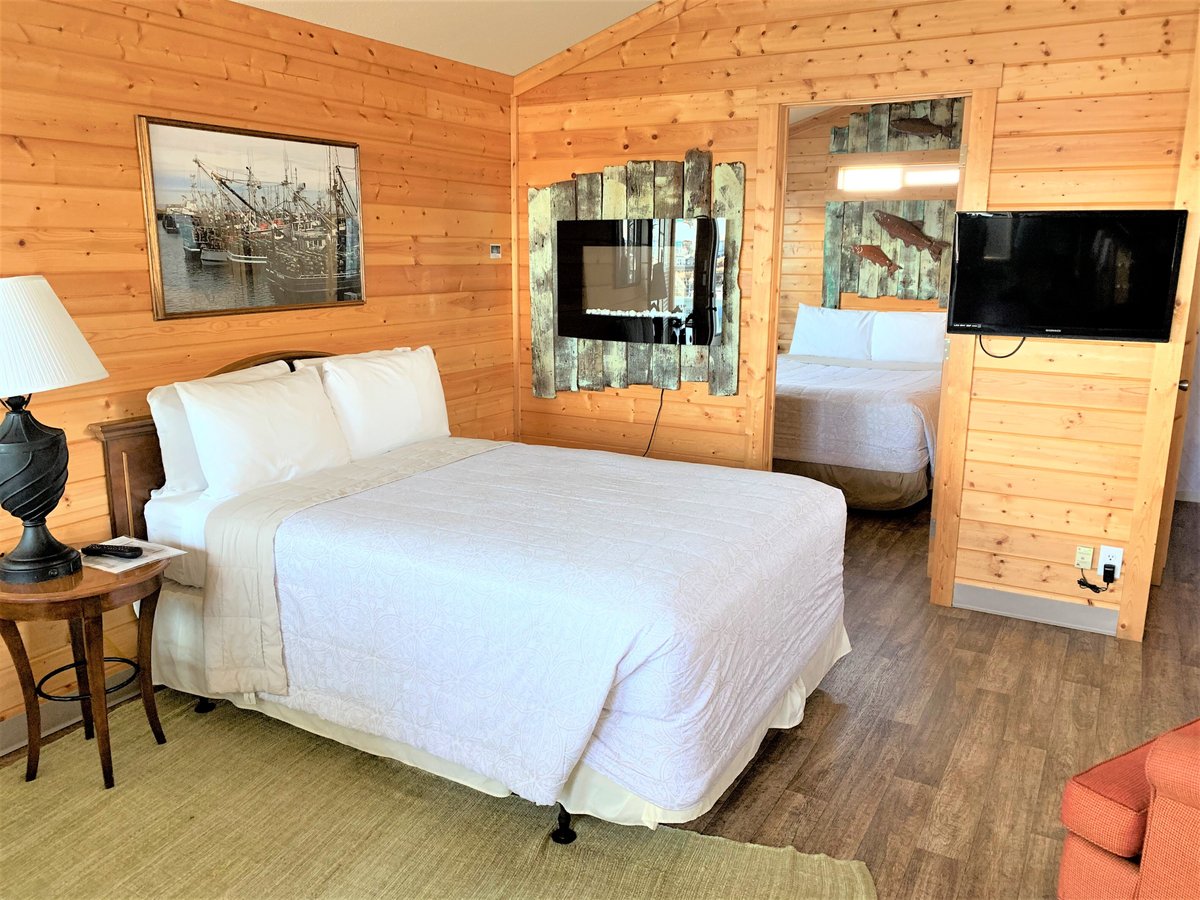 Westport Marina Cottages Motel
