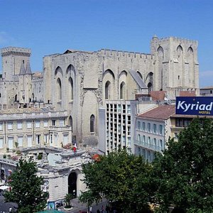 Kyriad Avignon Palais des Papes Vue extérieure