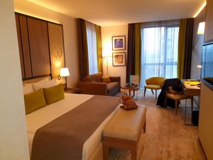 Room & Suite