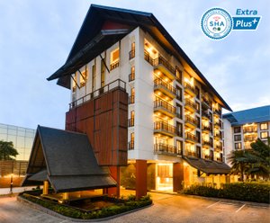 Amanta Hotel and Residence Ratchada in Bangkok, image may contain: Hotel, Resort, City, Condo
