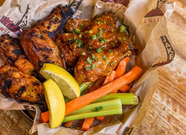Chicken Wings & Sports Bar in South Gate, California - Hooters