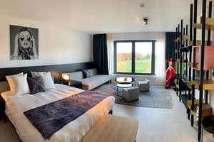 Guest room