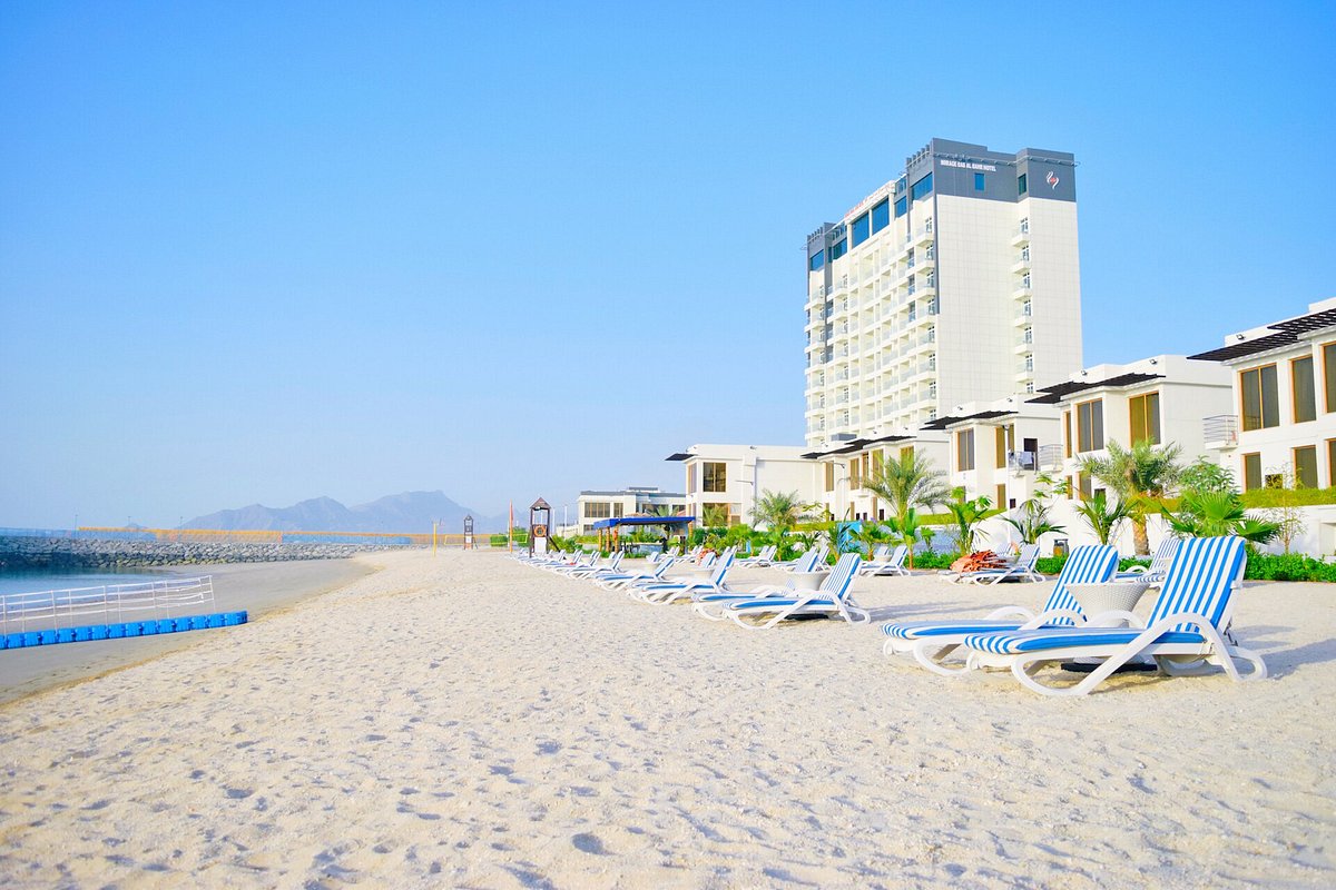 Palace fujairah beach resort фуджейра. Mirage Bab al Bahr Resort & Tower 4*. Мираж Аль Бахр Фуджейра. Отель Мираж Фуджейра. Мираж Бич Резорт Фуджейра.