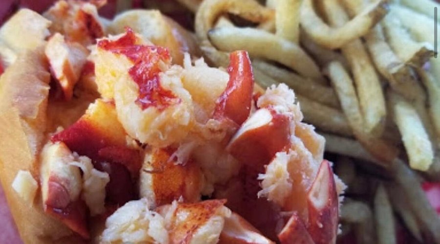 Hot lobster roll