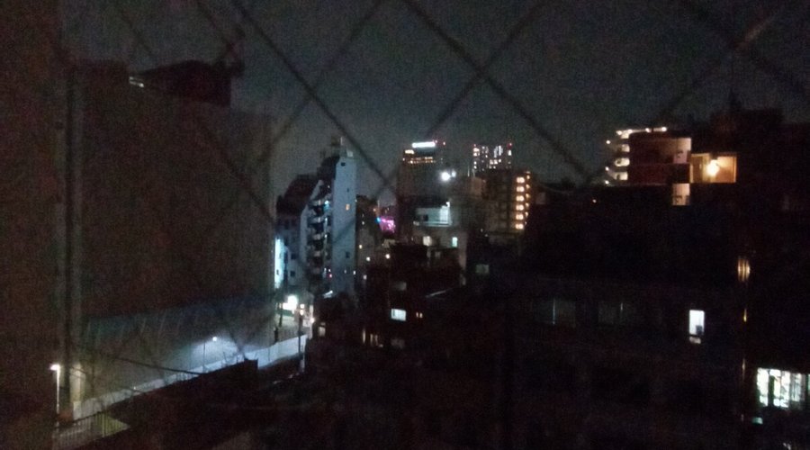 客室からの眺望は浅草の町並み。