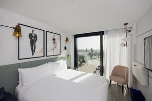 Room & Suite