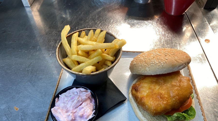 Beer battered halloumi burger