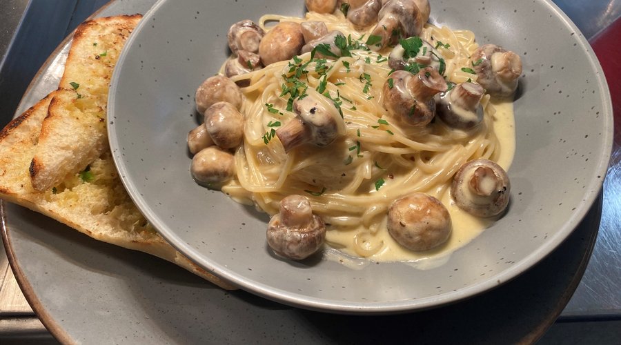 Mushroom carbonara