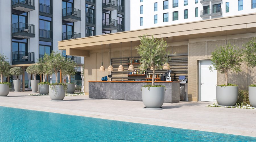 A gorgeous bright pool bar with insane views serving delicious poolside snacks. This is the perfect spot to sip on those cocktails and soak in the incredible views of the sea! 
