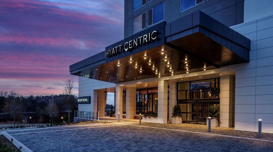 Located along the edge of Lenox Square shopping center and close to Path400, Shops Around Lenox, and Phipps Plaza, guests will enjoy having a bounty of plentiful dining and entertainment options to explore. Check into luxury rooms and suites, wine and dine atop a rooftop lounge, find social and event spaces, and the hottest culinary experience around town.