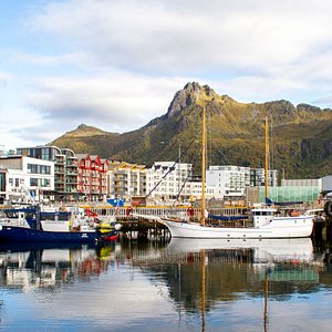 Nordis Suites (to the left in the picture) is located in the center of Svolvær, overlooking the harbour. 
