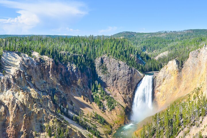 2023 Classic Yellowstone National Park Lower Loop Picnic Lunch Tour