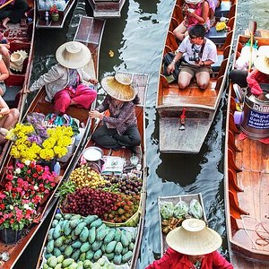 Iconsiam ,Thailand -Oct 30,2019: Ground Floor Floating Market In Iconsiam  Shopping Mall Can Get The Traditional Thai Snacks, Shops For Regional  Handicrafts And Etc.People Can Seen Exploring Around It Stock Photo, Picture