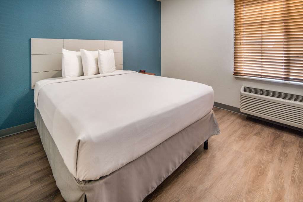 WOODSPRING SUITES DENTON Updated 2024 Reviews Photos Prices   Suite With Queen Bed 