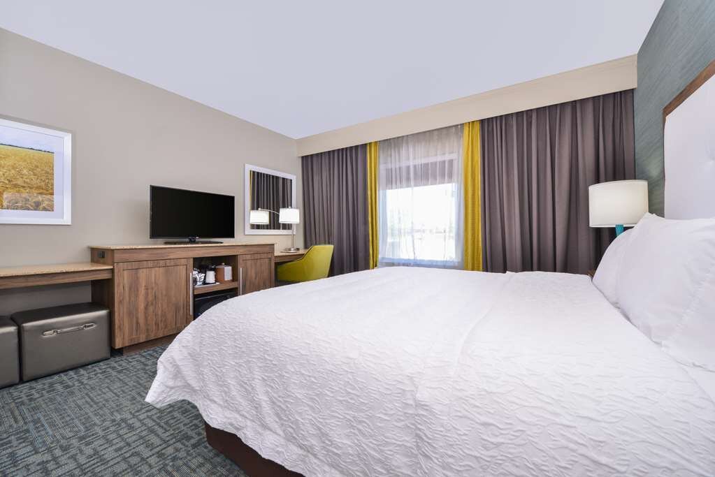 Hotel photo 48 of Hampton Inn Emporia.