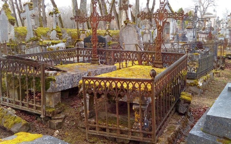 Le cimetière de cette église