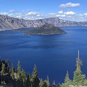 crater lake volcano boat tours