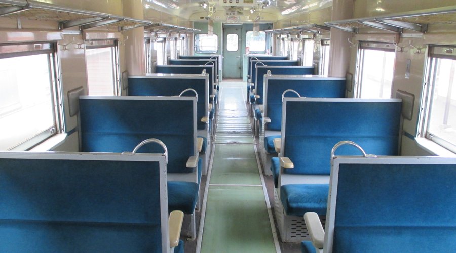 車内は懐かしい・・
